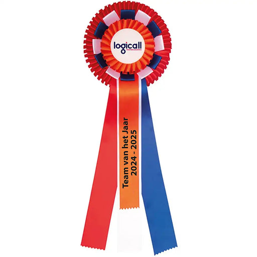 Rozet in Oranje , rood, wit en blauw. Voorzien van bedrijfslogo en tekst op de middelste staart.