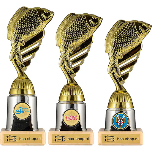 Trofee Adana Vissen serie met drie maten op een rijtje.