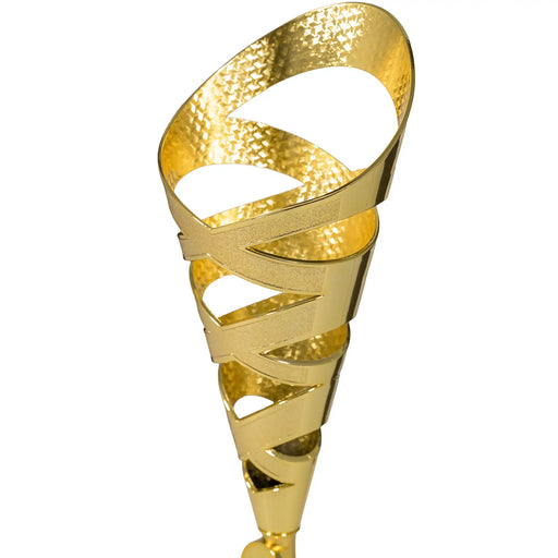 Een close-up van de opengewerkte cup van beker Lonna.