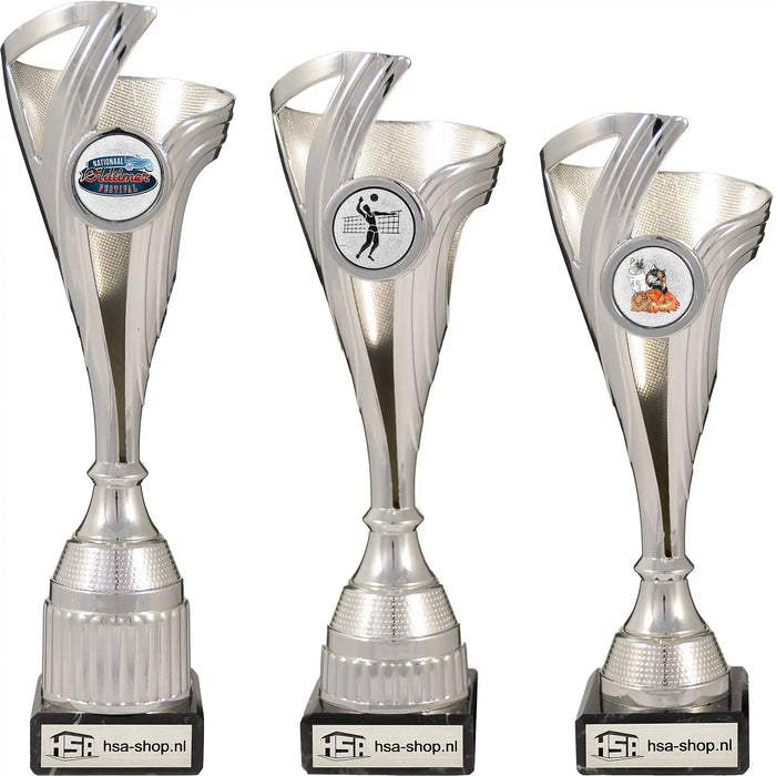 Trofee Mathan set zilveren sporttrofeeën.