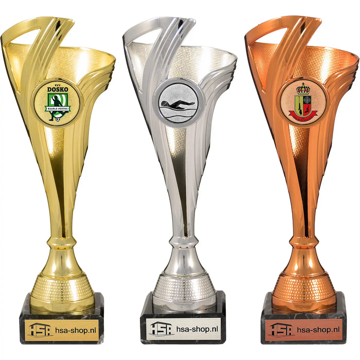 Matilda sporttrofee set goud zilver brons.