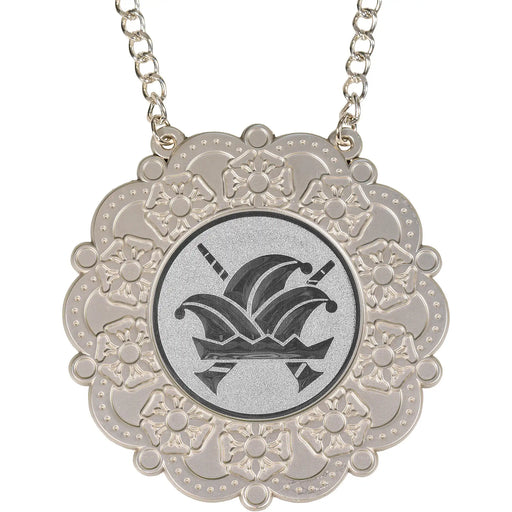 Medaille Baltasar metaal in een misty zilverkleurige uitvoering. Voorzien van standaard afbeelding van carnavalssteek.