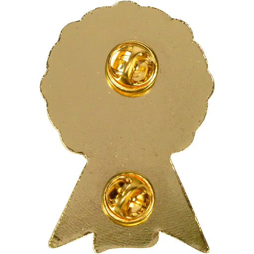 Achterzijde van de goudkleurige pin met twee vlindersluitingen.