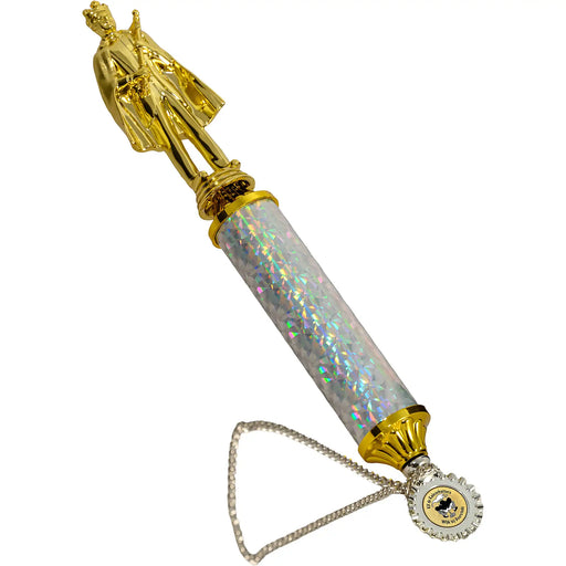 Prinsenstaf Liam met onderop een voorbeeld met logo van de Kaieschaiters uit Wijk bij Duurstede.