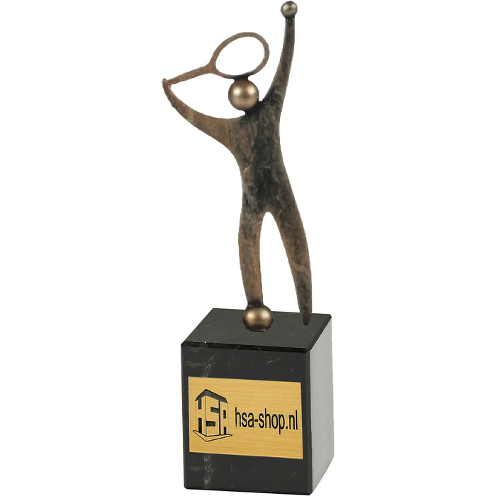 Trofee Tennis Melbourne 22,5 cm hoog met voorbeeld van goudkleurig graveerplaatje.