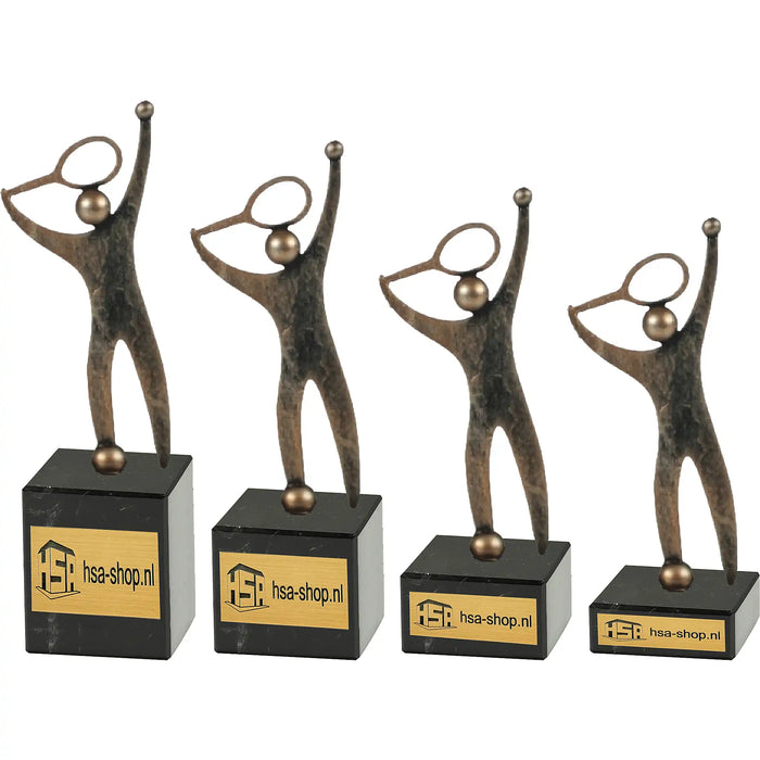 Trofee Tennis Melbourne serie van 4 op een rij met steeds kleiner wordend marmeren voet.